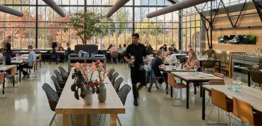 Restaurant De Kas interieur